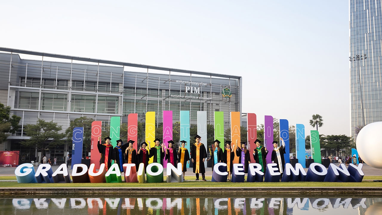 เฮลั่น! รับปริญญาพีไอเอ็ม ฝึกงานเด่น ได้งานดี โดนใจองค์กร