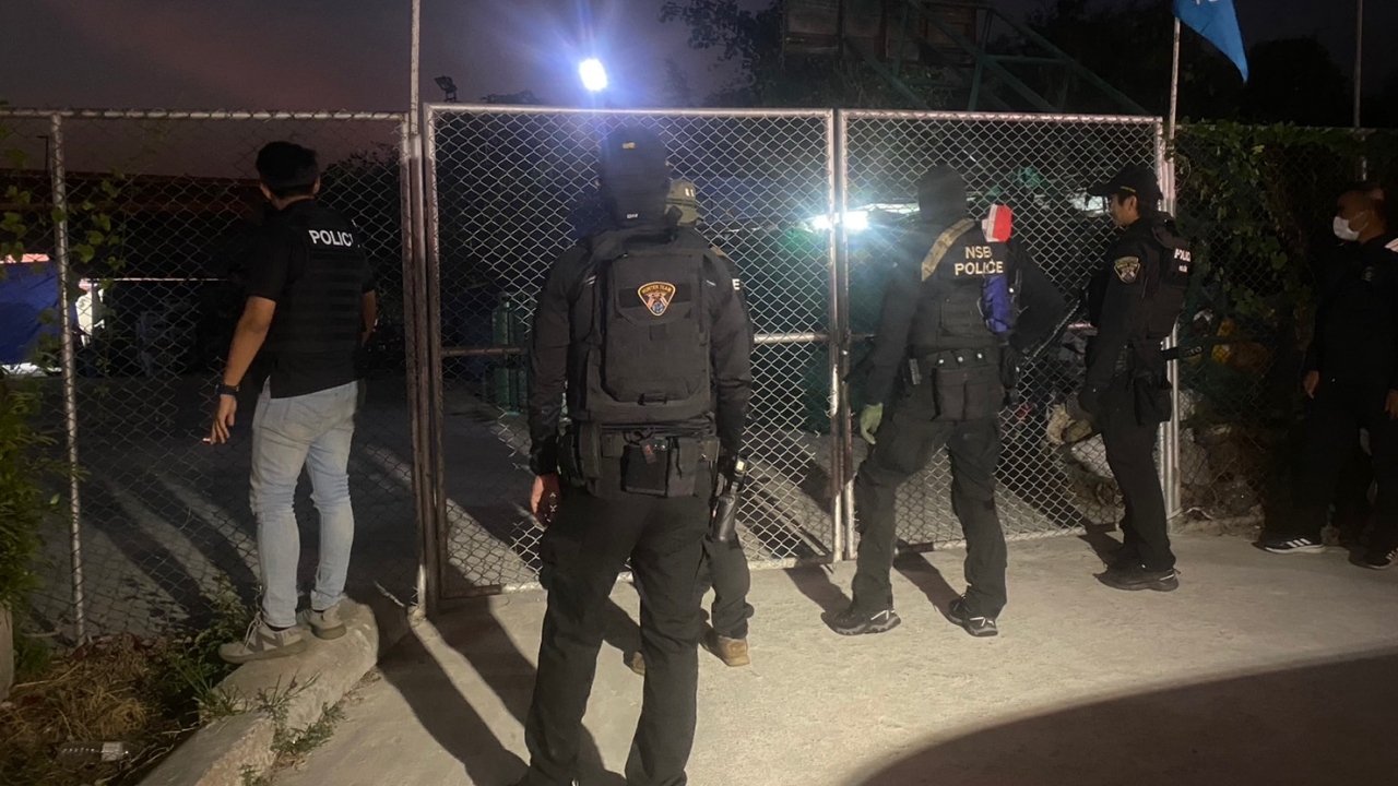 ปส.ค้น 8 จุด อยุธยา ขยายผลจับกุมเครือข่ายขนยาไอซ์ 295 กิโลฯ ลงภาคใต้