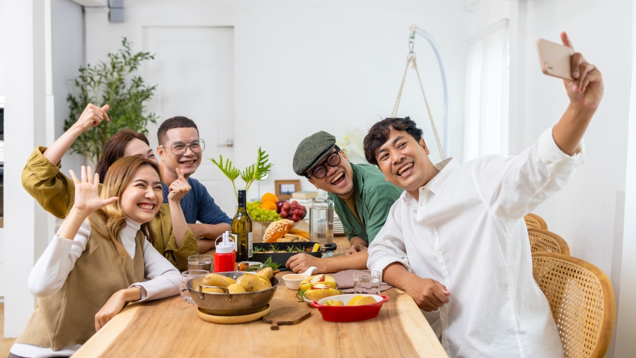 โต๊ะกินข้าว 6 ที่นั่ง ราคาถูกสั่งออนไลน์ส่งถึงบ้าน