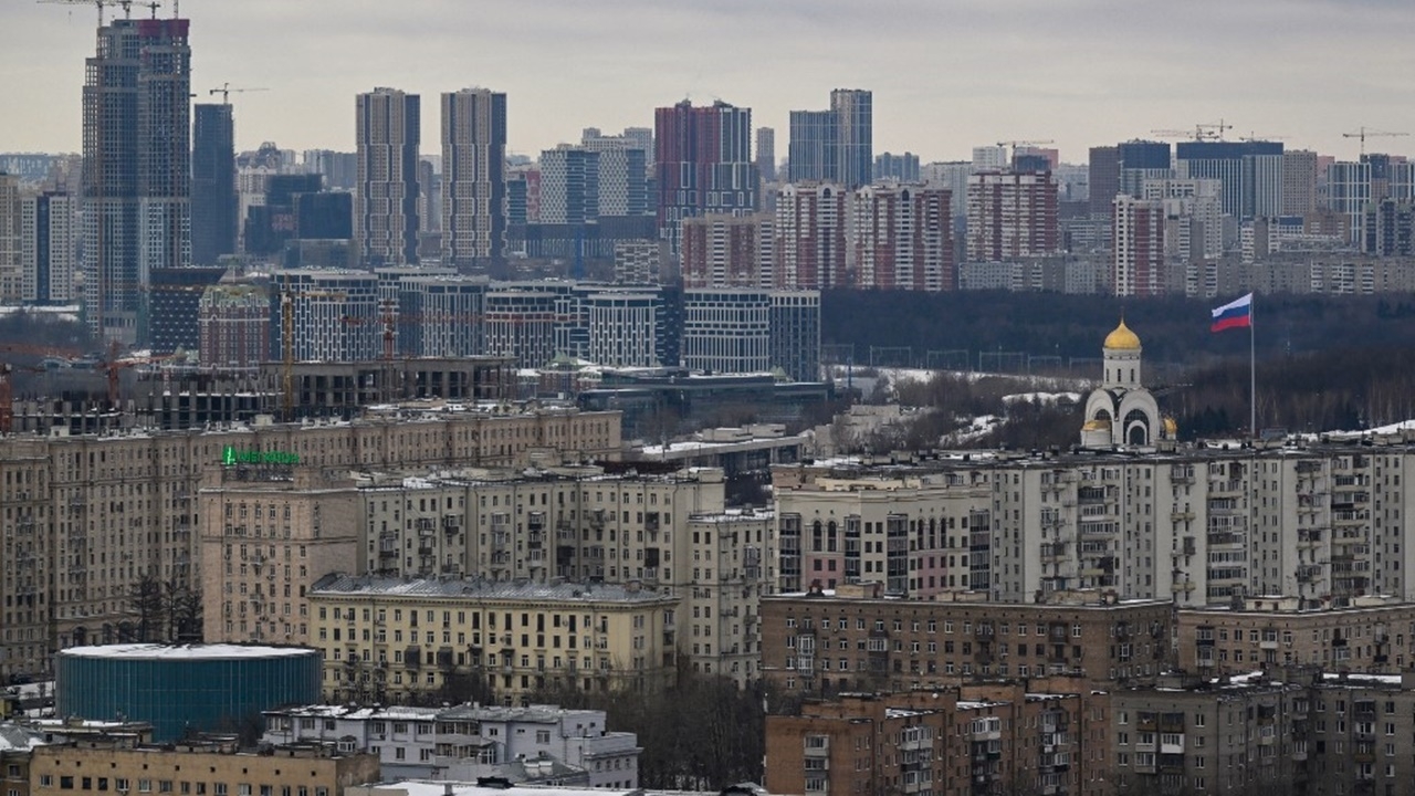 โดรนปริศนาโจมตีหลายจุดในรัสเซีย ไฟไหม้คลังน้ำมัน-มอสโกส่งบินเจ็ตสกัด