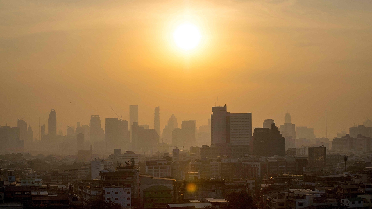 รับมือ 43 องศา ฤดูร้อนมาแล้ว เตือน กทม.อ่วมอีก จมฝุ่นพิษ 4-10 มี.ค.