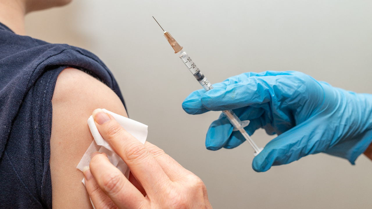 หมอยง เผยสาเหตุ "วัคซีนโควิด-19" กับความต้องการที่น้อยลงในปัจจุบัน