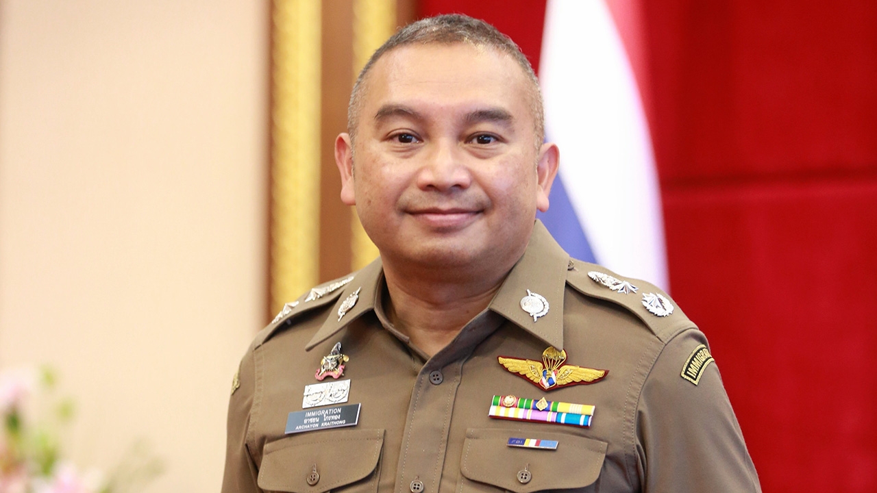 เก้าอี้ที่ว่างไป "พล.ต.ต.อาชยน ไกรทอง" ขึ้นเสียบตำแหน่ง ผบช.