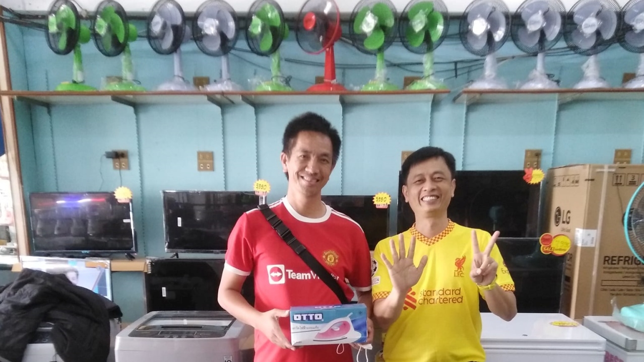 เจ้าของร้านเผย เหตุที่ลดราคาเตารีดเหลือ 70 บาท ปลอบใจแฟนบอล หลังแพ้ยับ 7-0