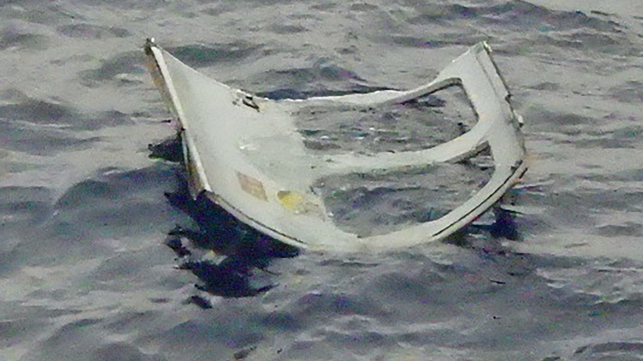 พบซาก ฮ.แบล็กฮอว์กญี่ปุ่นตกในทะเล ยังไม่รู้ชะตากรรมลูกเรือ 10 ชีวิต