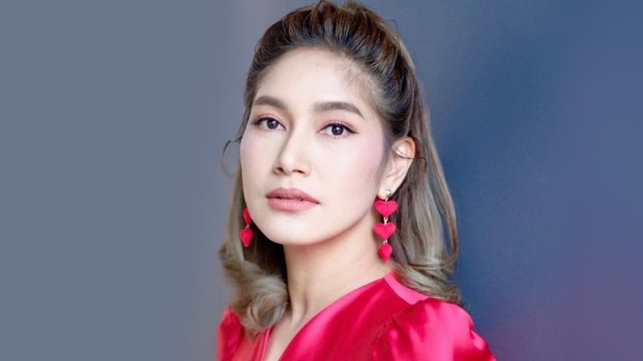 เบนซ์ พรชิตา ช็อก ลูกสาวเอาลูกปัดยัดรูจมูกออกไม่ได้ ต้องพาส่งโรงพยาบาลด่วน