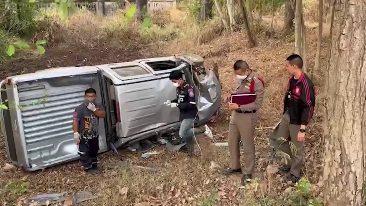 สลด พราหมณ์พาญาติทำพิธียกศาล ชนรถทหารดับยกคัน 6 ศพ  