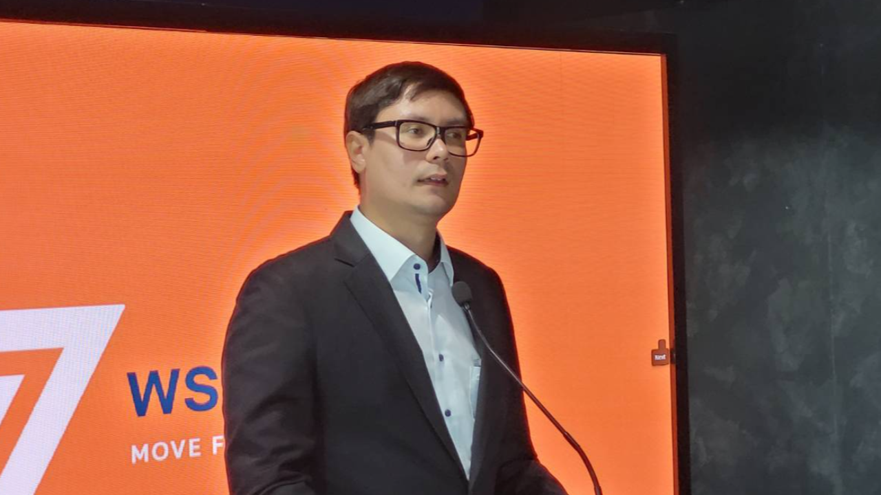 เลือกตั้ง 2566 : “โรม” จี้ กกต. ขยายวันลงทะเบียนเลือกตั้งล่วงหน้า หลังเว็บล่ม
