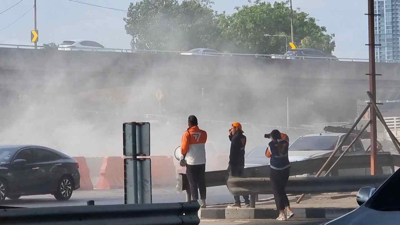 "ก้าวไกล" จี้ กวดขัน ผู้รับเหมา "เป่าฝุ่นปูน" คลุ้ง ทั่ว ถ.พระราม 3 