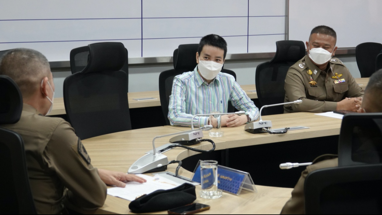 รวบสาวหล่อโกง 40 ล้าน อ้างแฟนนางเอกยุค 90 ต้มแฟนคลับซื้อหุ้นทิพย์ 