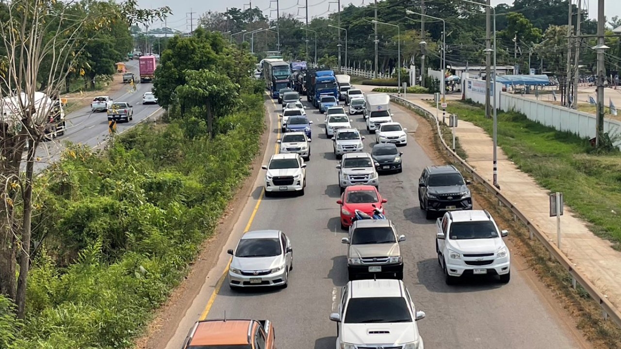 สาย 304 ช่วงศรีมหาโพธิเข้าพนมสารคาม รถติดยาวหนาแน่น คาดช่วงค่ำหนักกว่านี้