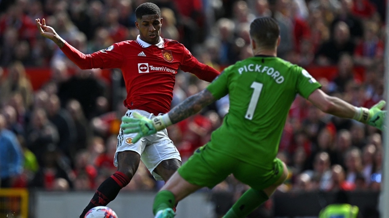 มากสุดตั้งแต่ปี 2003-04 เปิดสถิติที่ "แมนยูฯ" ได้จบสกอร์ครึ่งแรก เกมเชือด "เอฟเวอร์ตัน"