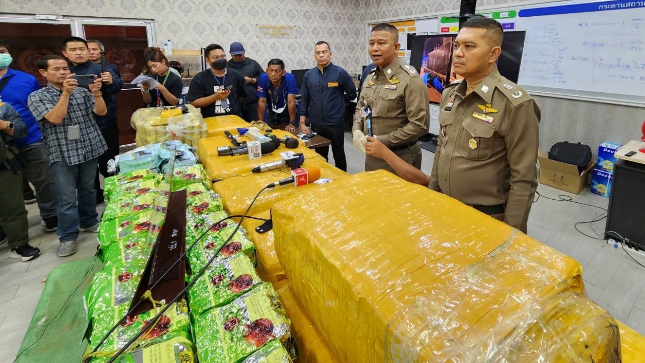 ตร.ยึดยาบ้าล้านเม็ดและไอซ์ 499 กก. ที่สุโขทัย เร่งขยายผลหาตัวคนขับรถต่อไป