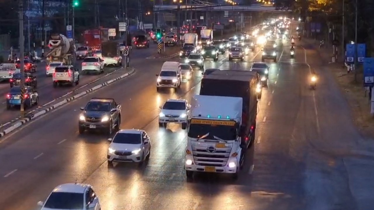 รถขึ้นเหนือเพิ่มต่อเนื่อง เมืองนครสวรรค์เริ่มมีรถสะสม แต่ยังใช้ความเร็วได้