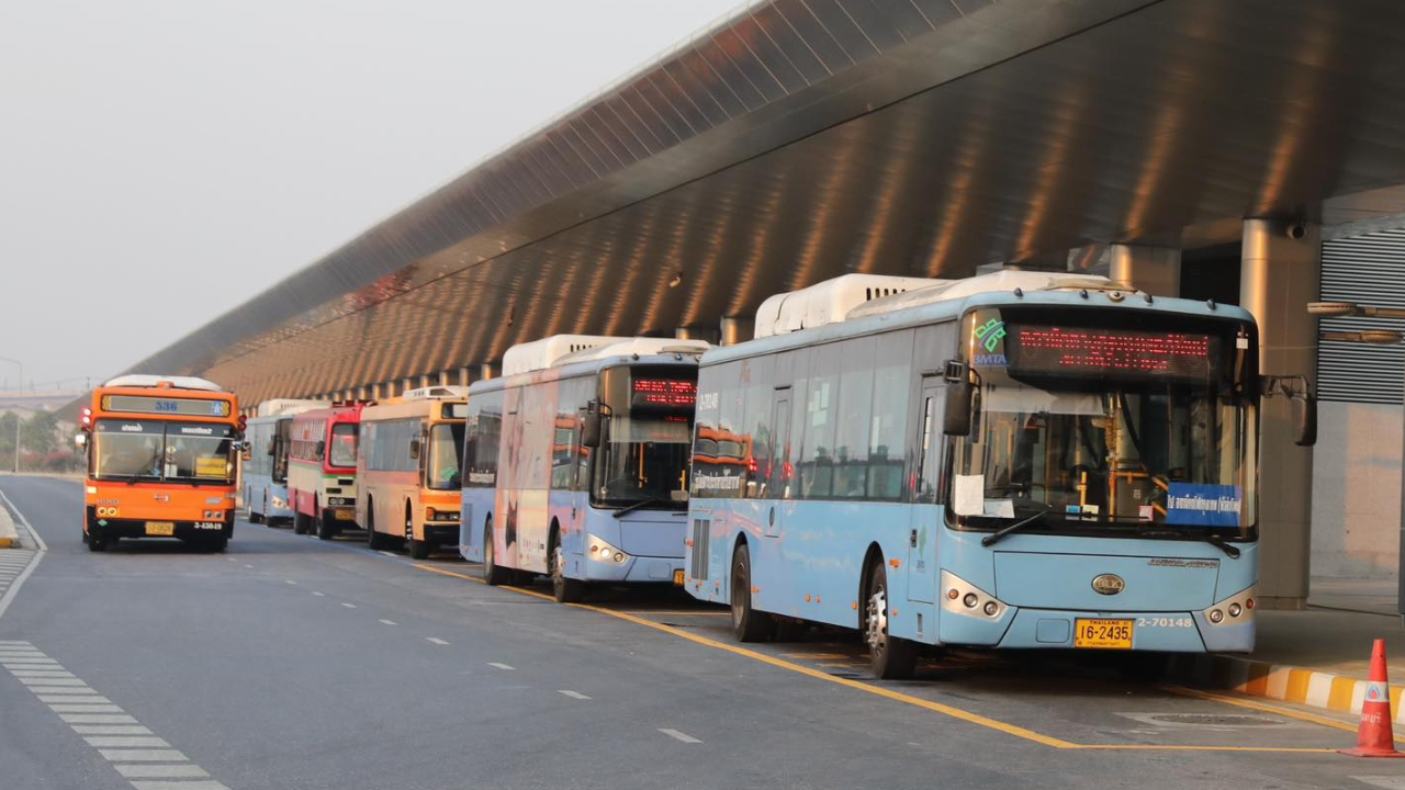 รฟท. จัดรถ Shuttle Bus ฟรี หัวลำโพง-สถานีกลางกรุงเทพอภิวัฒน์ รฟท. จัดรถ Shuttle Bus ฟรี หัวลำโพง-สถานีกลางกรุงเทพอภิวัฒน์