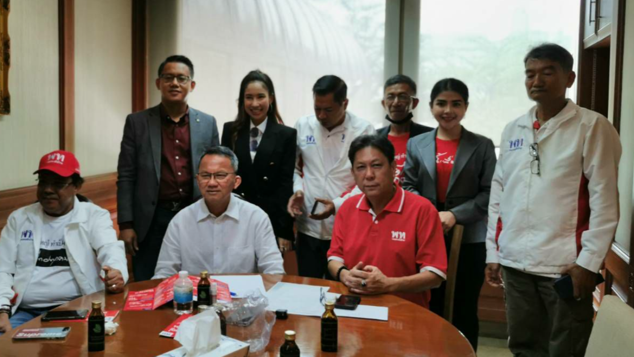 เลือกตั้ง 2566 : "สมศักดิ์" ถกผู้สมัคร ส.ส.ภาคใต้ เพื่อไทย มั่นใจปักธงได้