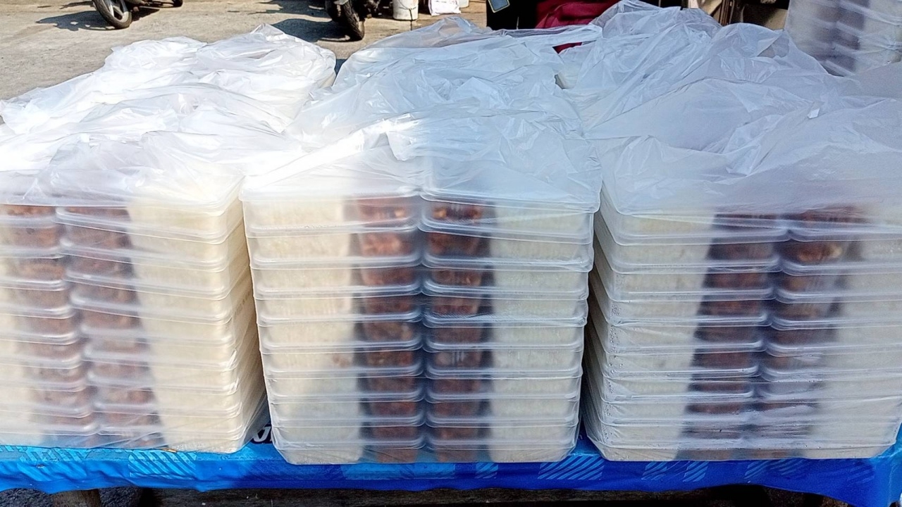 แม่ค้าข้าวเหนียวหมูสุดเซ็ง ลูกค้าสั่ง 650 กล่อง มัดจำครึ่งหนึ่ง ถึงเวลาไม่มารับ