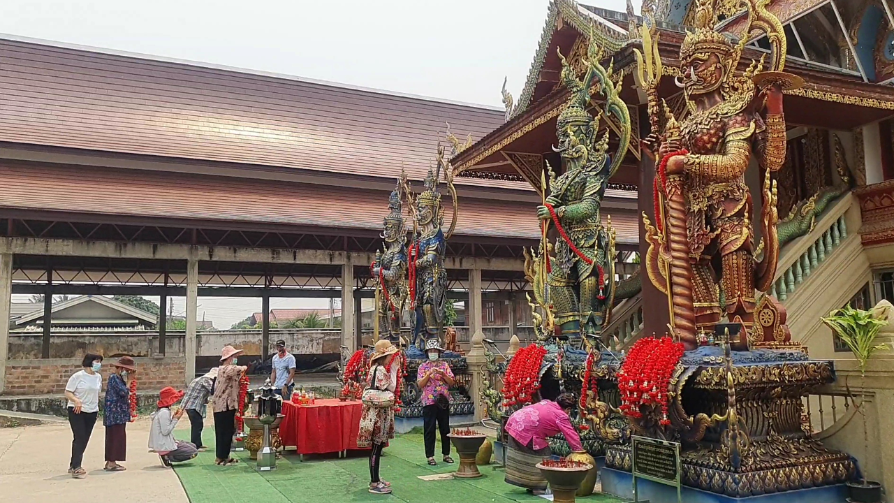 พลังศรัทธาหลั่งไหล คอหวยขอ "เลขเด็ด" ท้าวเวสสุวรรณ หลังให้โชค 3 งวดติด