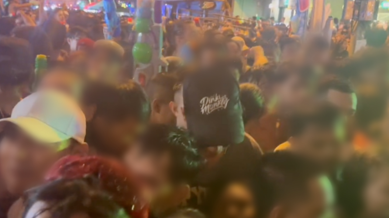 สงกรานต์ถนนข้าวสาร วันแรกคนแน่นขนัดเต็มพื้นที่ หวั่นซ้ำรอยอิแทวอน