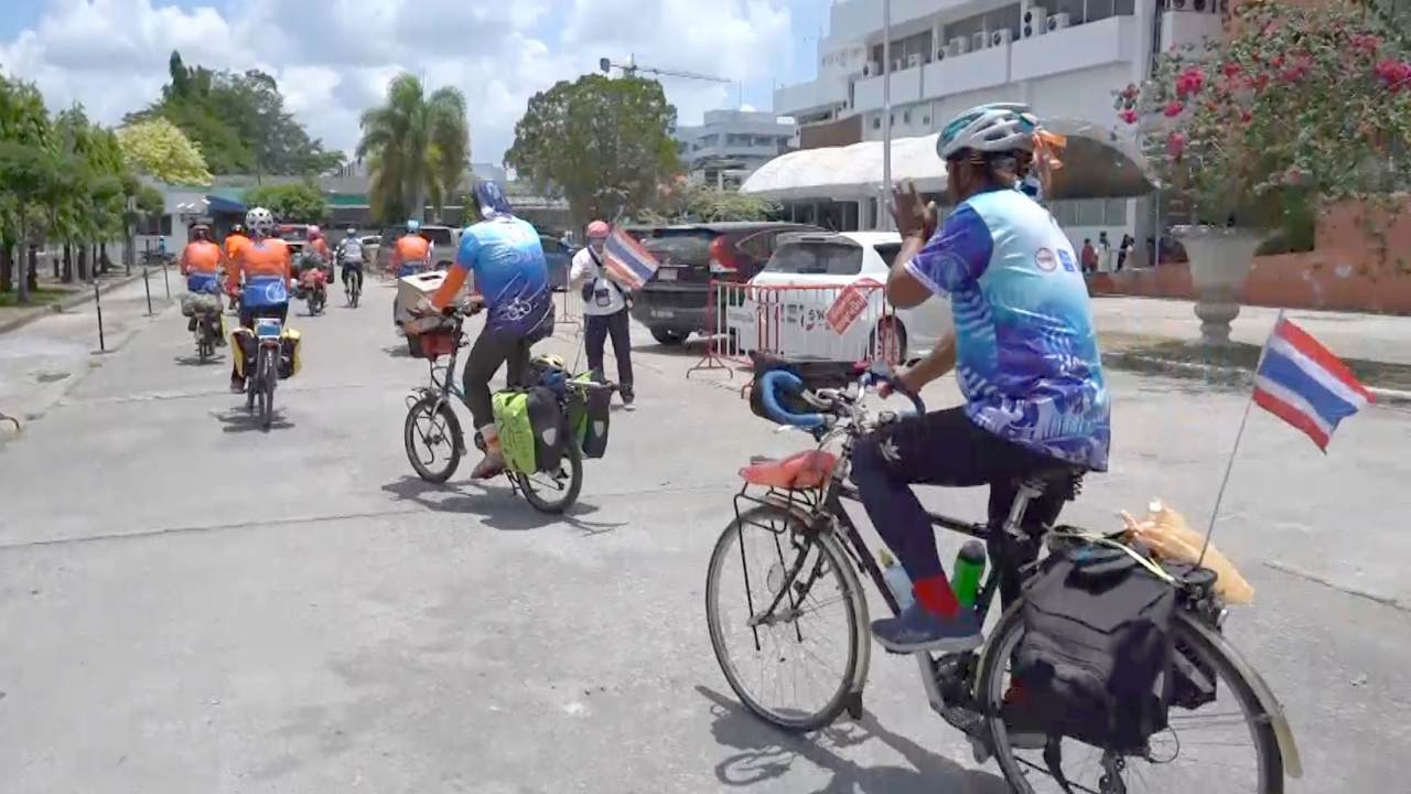 "หมอหมูสู้มะเร็ง" ปั่นถึงยะลาแล้ว พร้อมรับบริจาคเงินช่วยผู้ป่วยมะเร็งยากไร้