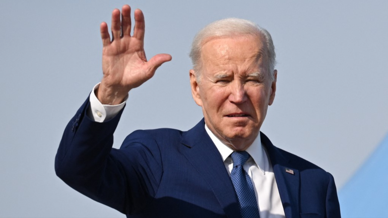 คะแนนนิยม "โจ ไบเดน" ลดลงใกล้แตะจุดต่ำสุดนับตั้งแต่เข้ารับตำแหน่งประธานาธิบดี