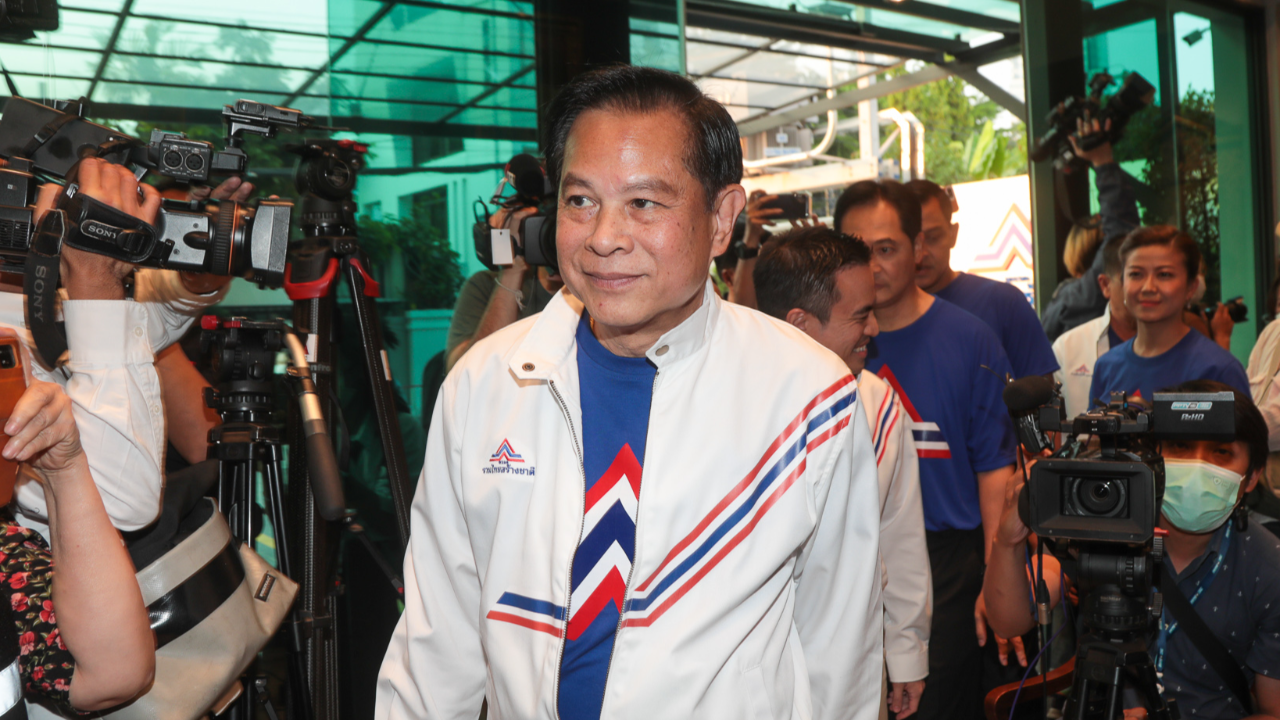 เลือกตั้ง 2566 : ลุ้น รวมไทยสร้างชาติ ส่ง “พีระพันธุ์” คู่ “ประยุทธ์” ชิงเก้าอี้นายกฯ วันนี้