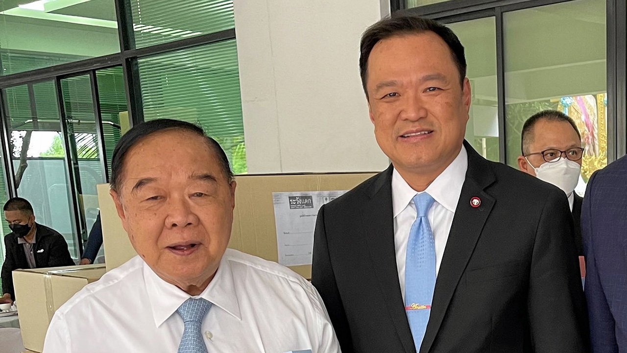 “บิ๊กป้อม-เสี่ยหนู” กระตุกทีมเก่า ฟัดแลนด์สไลด์ : ขยับจับขั้ว ผวากินรวบ