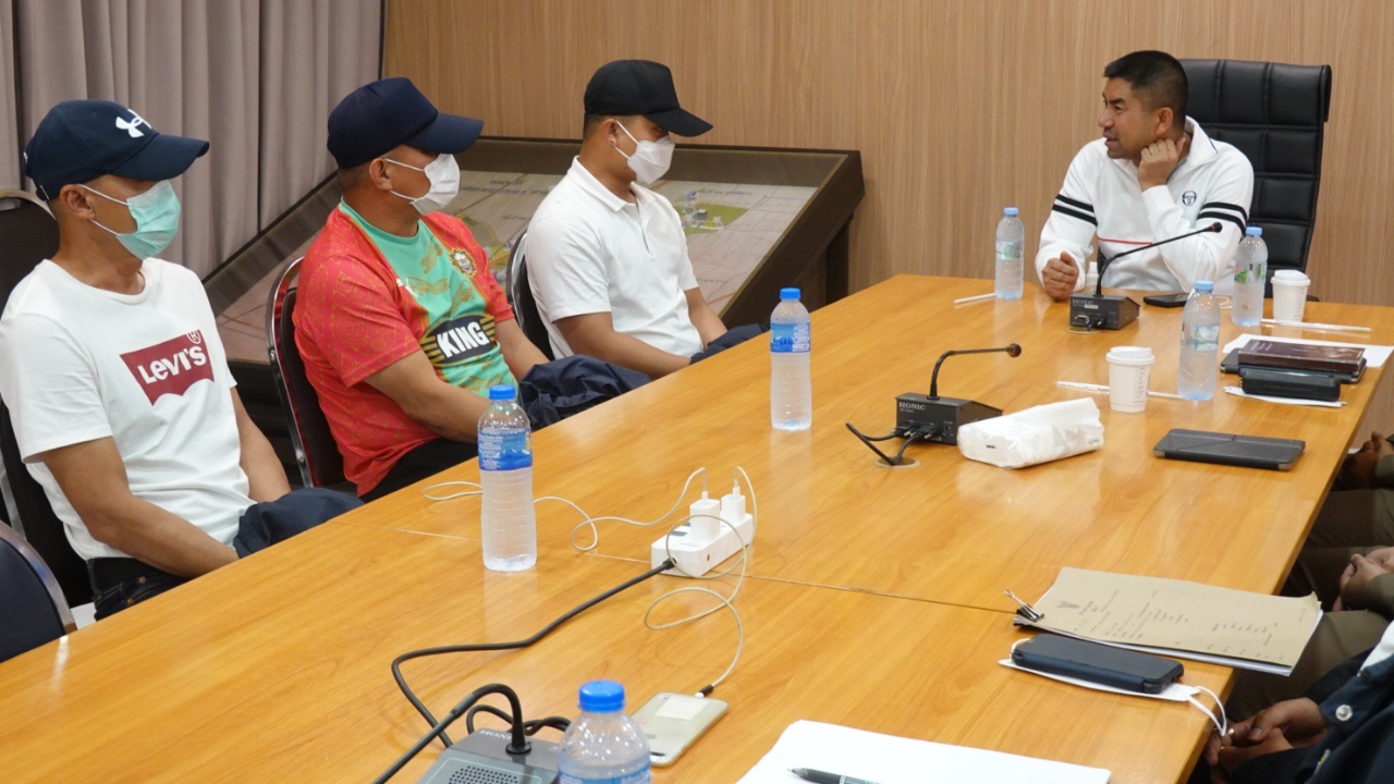 คุม 3 ตำรวจ แก๊งอุ้มรีดชาวจีนสอบปากคำ ยังหนีอีก 1 เชื่อมอบตัวเร็วๆ นี้ 