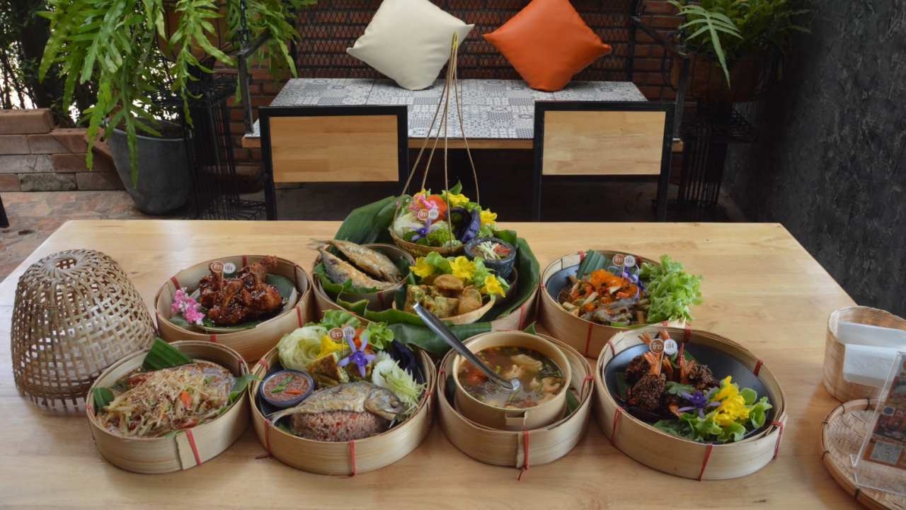 ร้าน "ข้าวเข่ง" เสิร์ฟเมนูเด็ดในเข่งปลาทูสไตล์เบนโตะ แต่คงความเป็นไทยไว้