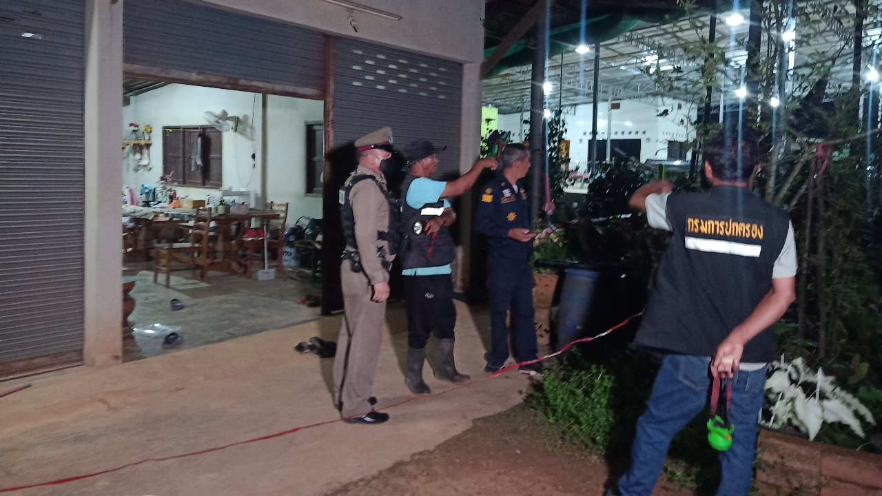 สลด 2 ผัวเมียทะเลาะกัน ยื้อแย่งปืน-ลั่นปั้ง 2 นัด ตาย 1 ศพ