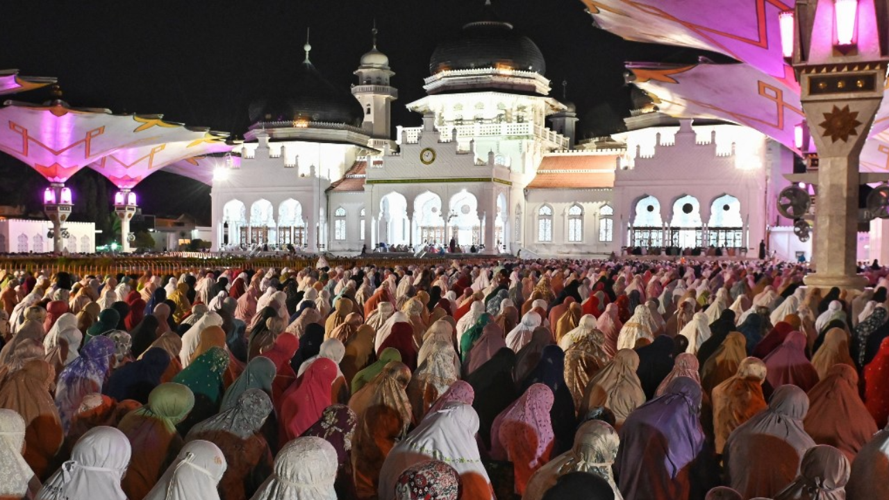 เริ่มแล้ว ชาวมุสลิมในอินโดฯ เริ่มเข้าสู่ช่วงเดือนศักดิ์สิทธิ์ "รอมฎอน" 