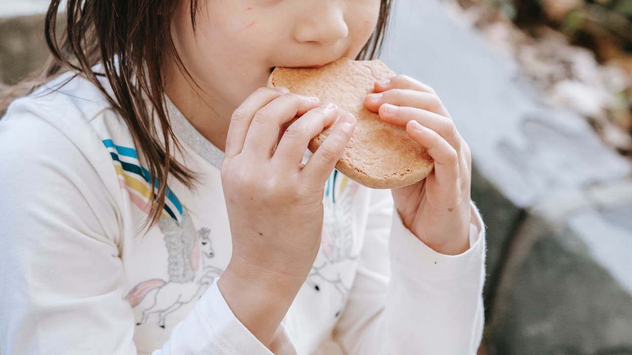 มีเด็กกินแล้วป่วย เตือนระวัง "คุกกี้กัญชา" ลักลอบนำเข้าไทยไร้ อย.