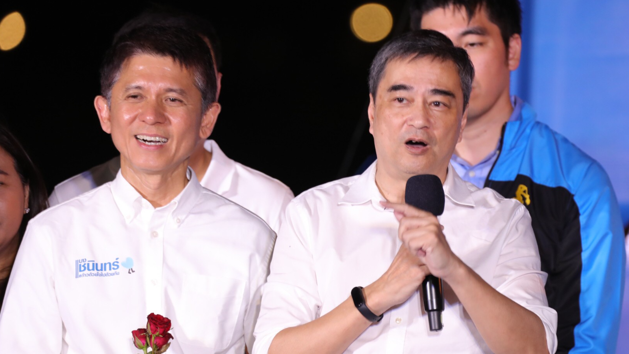 เลือกตั้ง 2566 : “อภิสิทธิ์” ปราศรัยช่วยประชาธิปัตย์หาเสียงครั้งแรกในรอบ 4 ปี