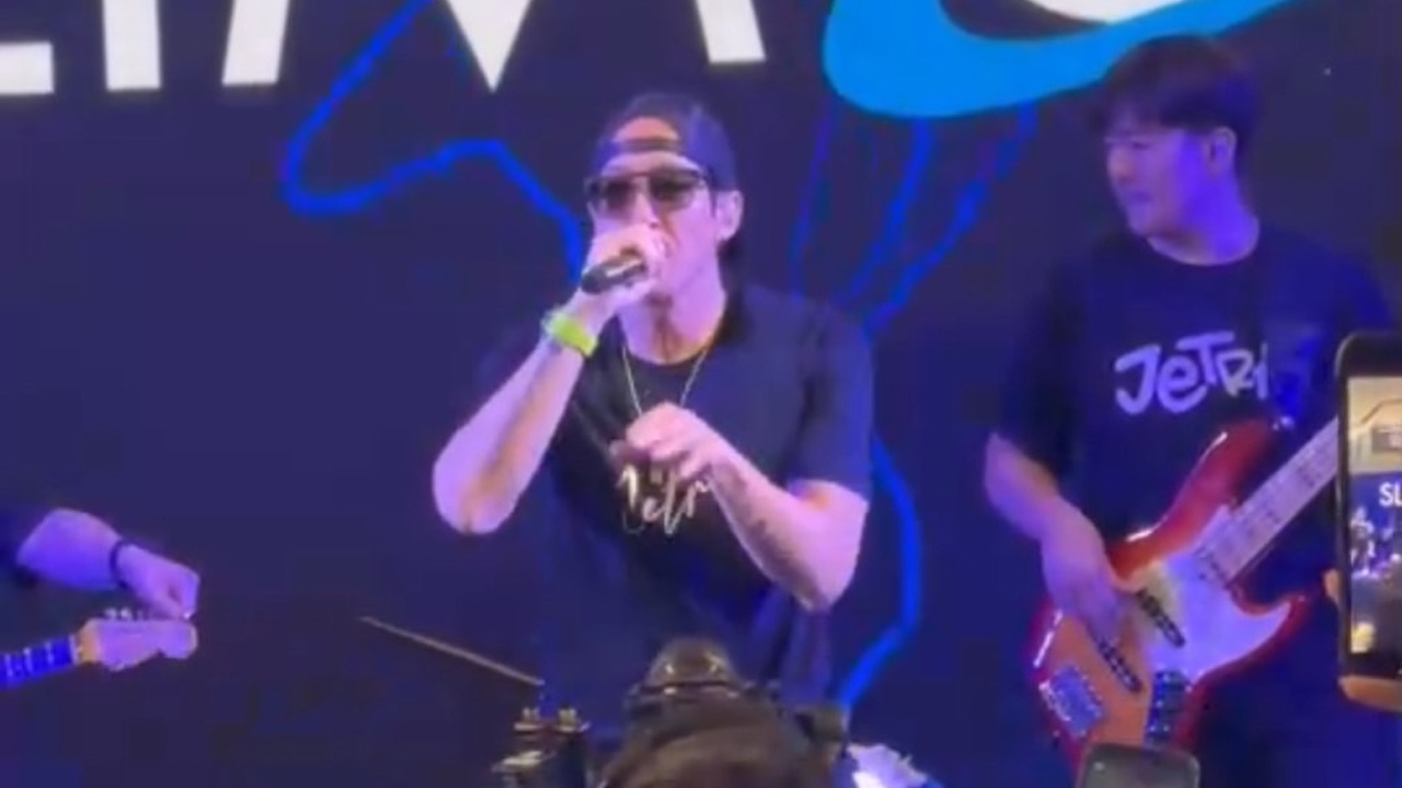 เจ เจตริน เผยประโยคเด็ดบนเวที บอกสาวโสดอย่ามาใกล้ เดี๋ยวโดนโยง 