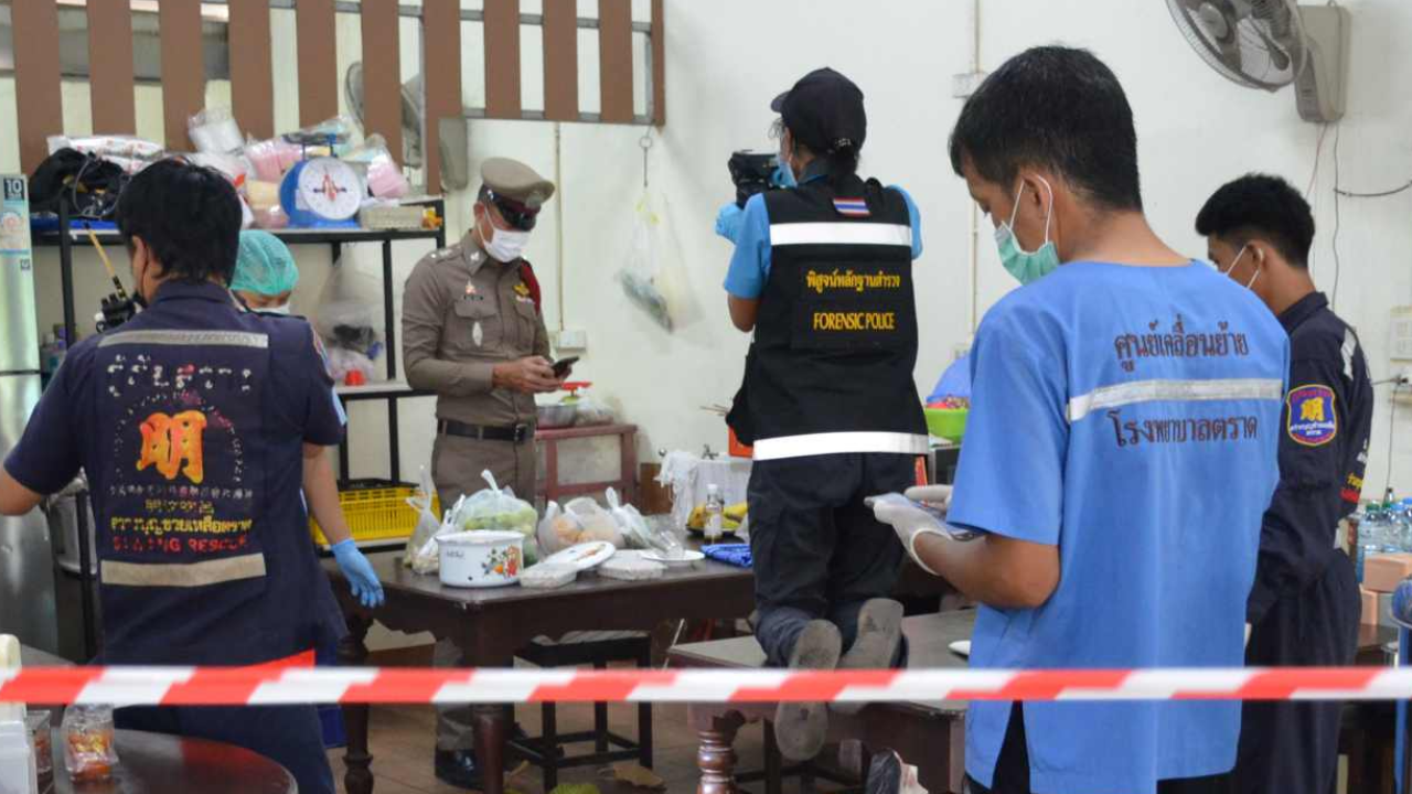 โหดขั้นสุด หนุ่มตราดคว้ามีดแล่ไก่ ฟันแฟนสาวดับคาร้านข้าวมันไก่
