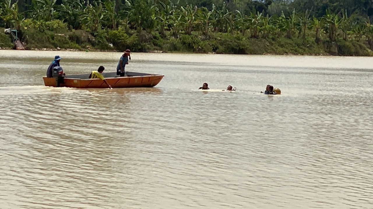 หลานติดยาคลั่งโหด ใช้มีดฆ่าตัดหัวอา ก่อนหิ้วใส่ถุงนำทิ้งบ่อทราย