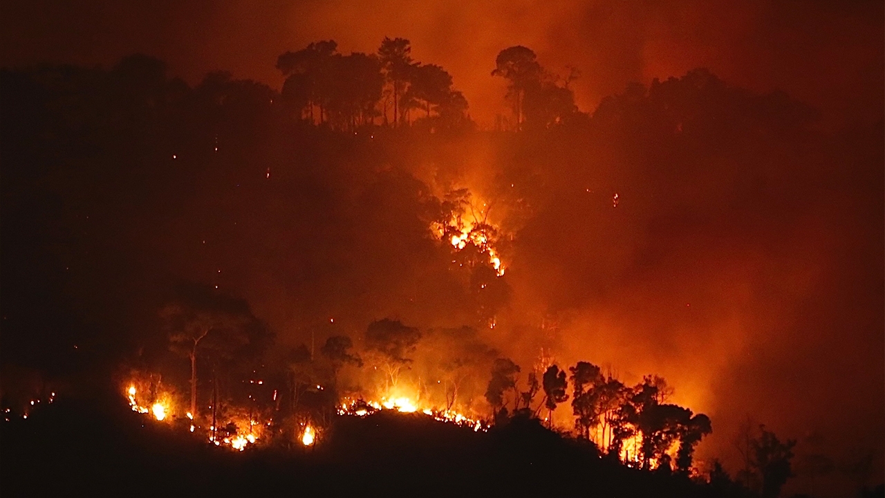 ไฟไหม้เขาแหลม ความเสี่ยงระบบนิเวศ คนพื้นที่นครนายก-ปราจีนฯ จะอยู่อย่างไร