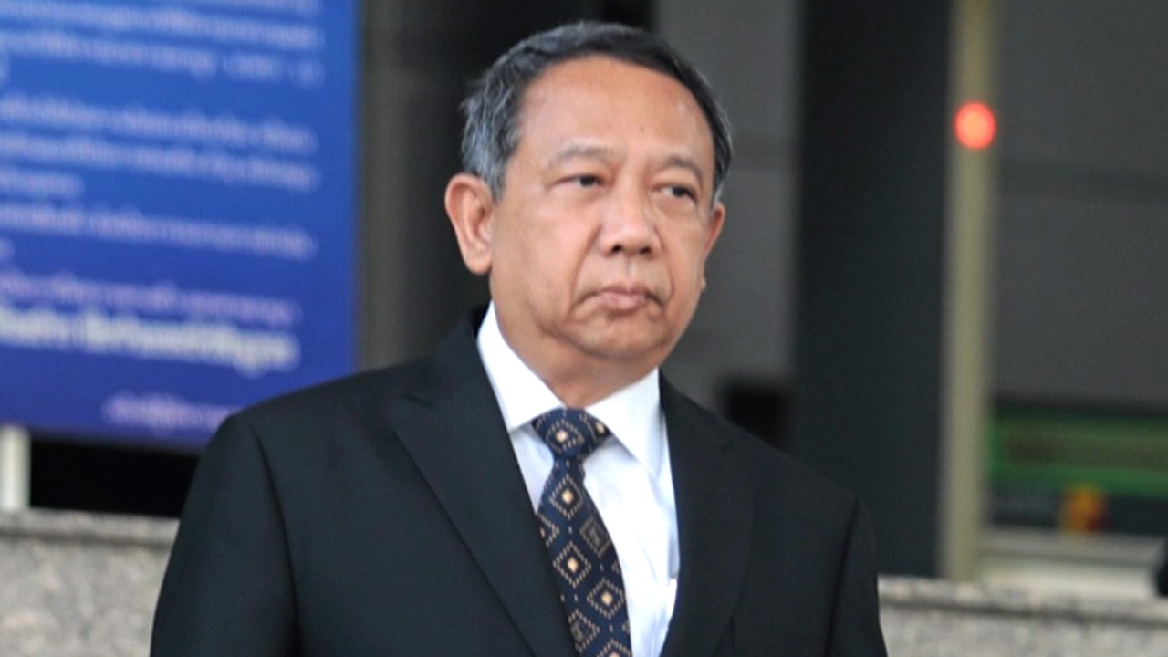 หมายจับ "ธาริต เพ็งดิษฐ์" ไม่ไปฟังฎีกาคดีตั้งข้อหา "อภิสิทธิ์-สุเทพ" มิชอบ