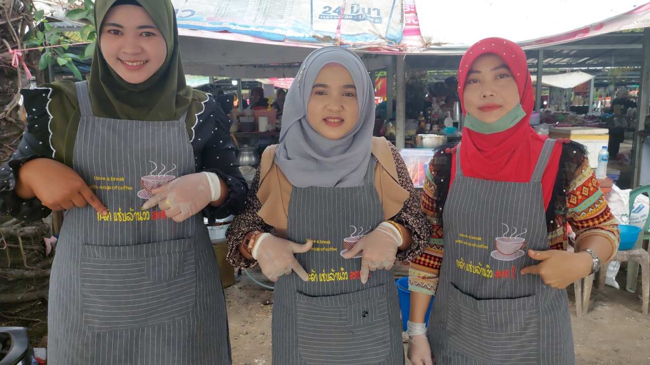 แม่ค้ายำล้านวิว ดาว TikTok พังงา คนตามเกือบ 8 หมื่น เผยขายได้วันละหมื่น