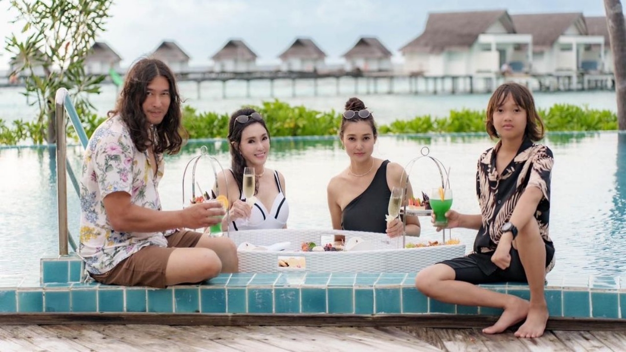 อาภัสรา หงสกุล แฮปปี้ลูกชายพาเที่ยวมัลดีฟส์ เผยภาพบรรยากาศแห่งความสุข