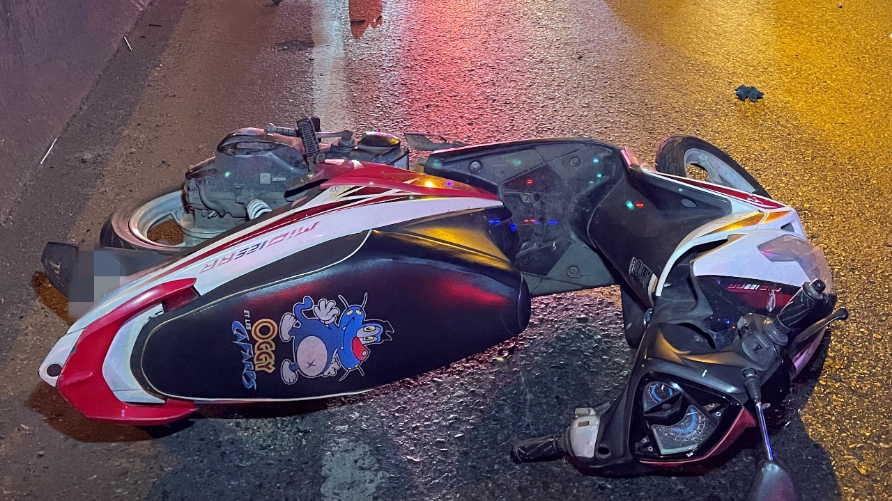 "ชนแล้วหนี" ล่ารถมรณะ ชน จยย.สาวโรงงาน พลิกคว่ำ-เหยียบหัวซ้ำตายสยอง