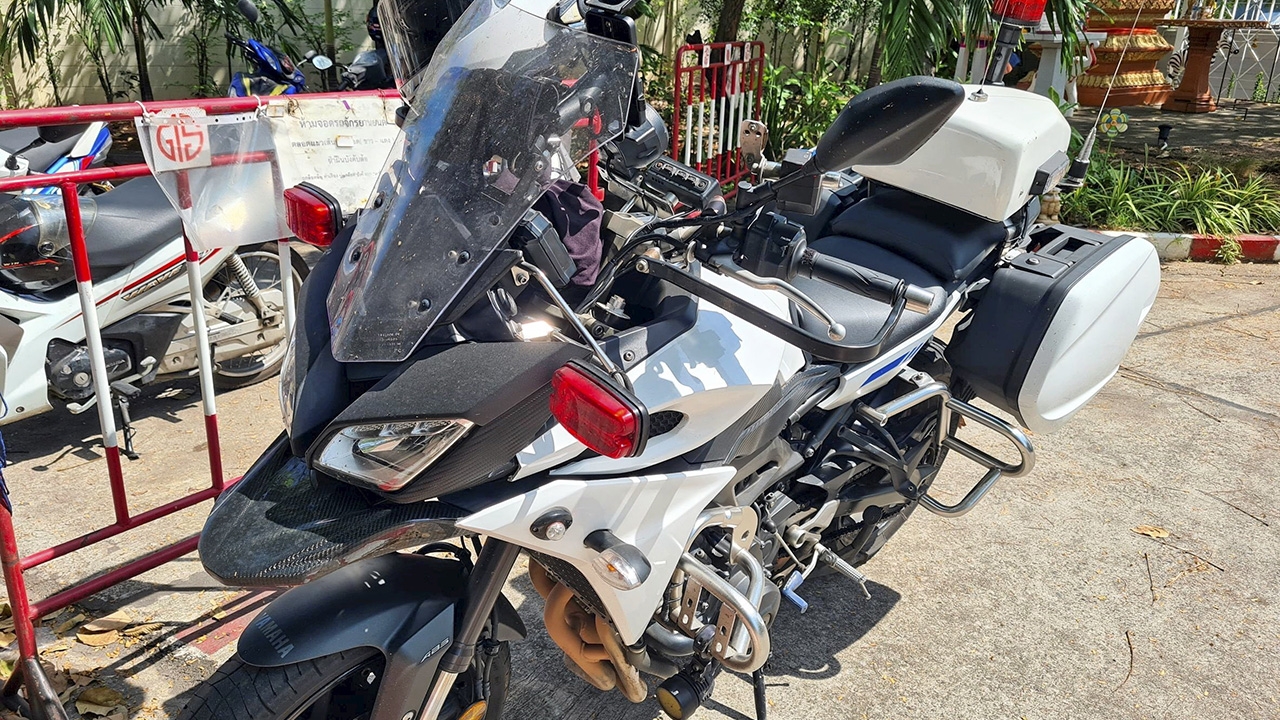 พบ ด.ต.อีกราย ร่วมก๊วนนำขบวน รับงาน "รถเช่า" มีเอกสาร ส.ต.อ.ช่วย รมต.ดอน (คลิป)