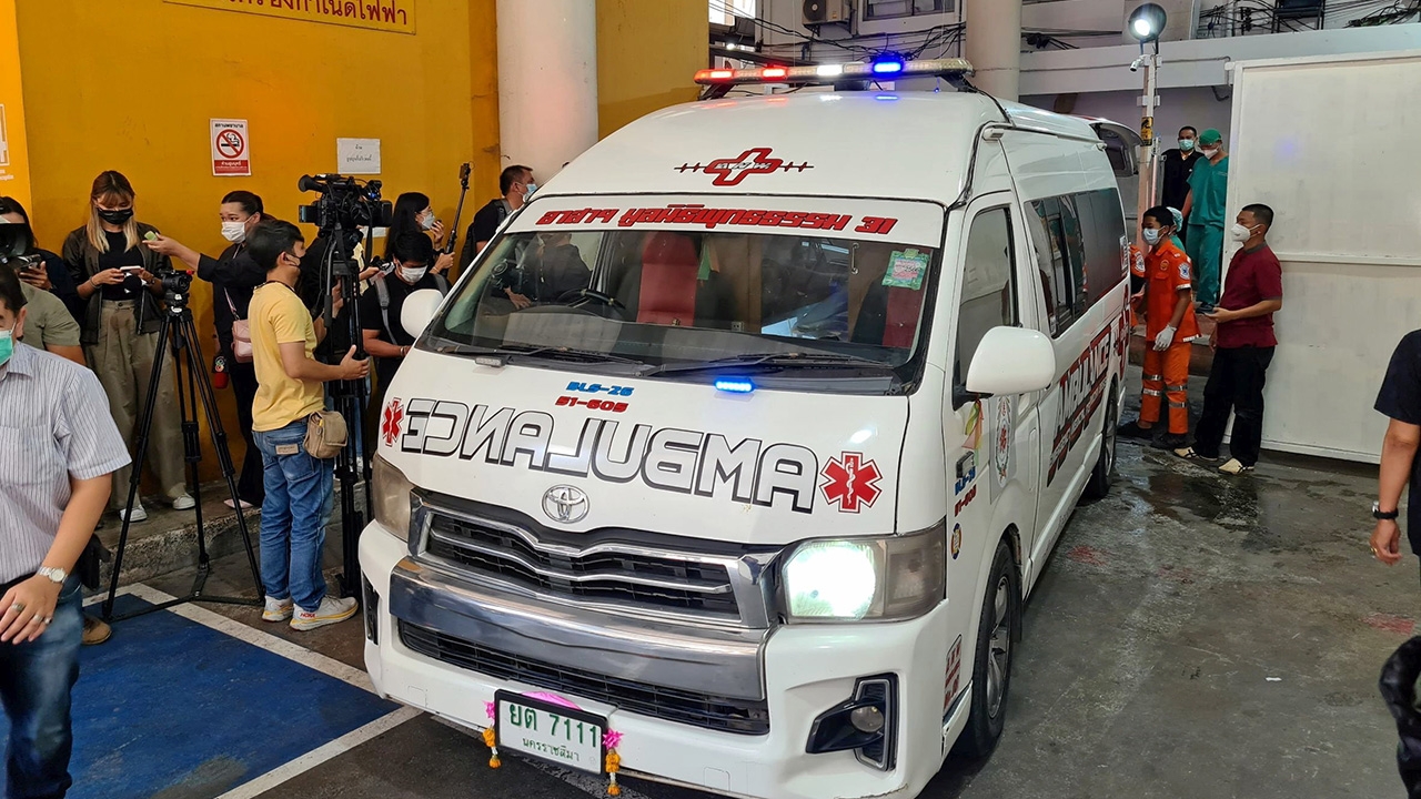 ตรวจดีเอ็นเอ 11 ศพ เหยื่อรถตู้ชนไฟลุกย่างสด พิสูจน์ซาก-คนขับหลับใน