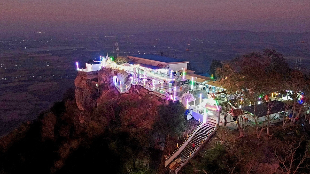 สู่ศรัทธาพิชิต “เขาวงพระจันทร์”