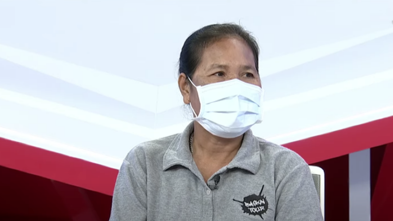 แม่ค้าผวาหนัก เจอหนุ่มโมโหหิว คว้ามีดไล่ฟัน พร้อมขับรถชน เพราะยังไม่ได้อาหารที่สั่ง