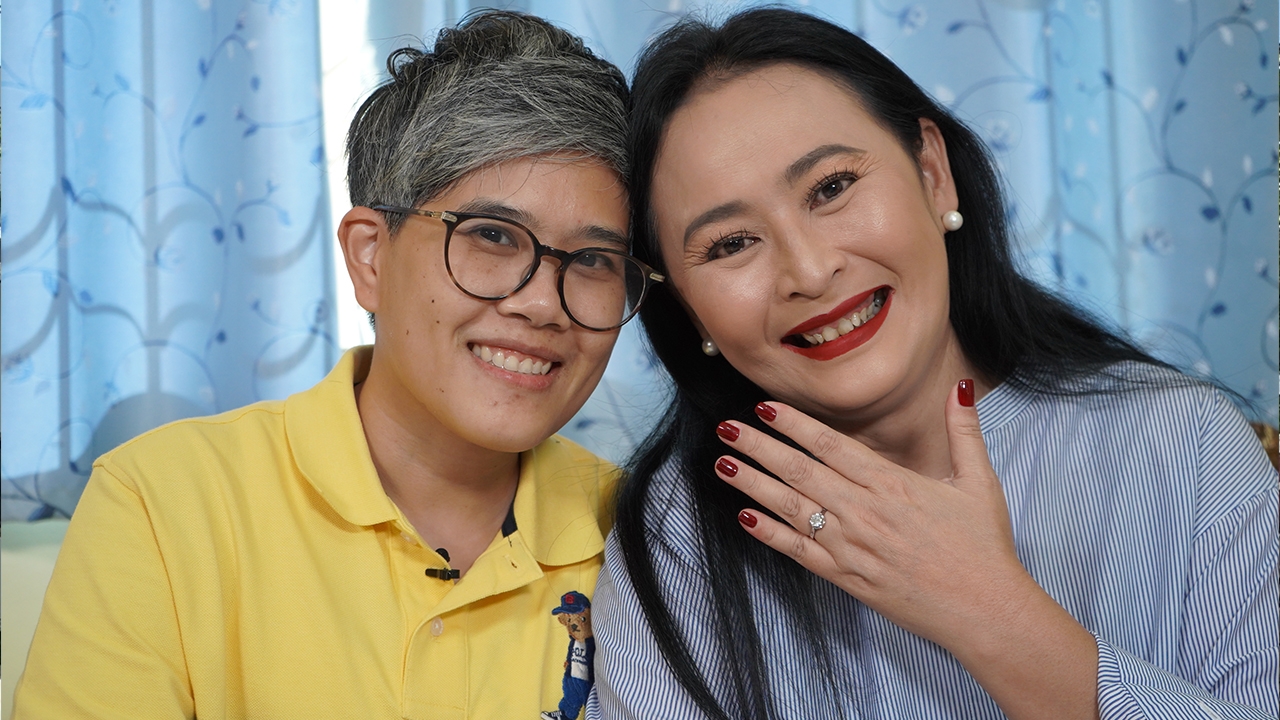 หมวย สุภาภรณ์ เปิดตัวหวานใจสาวหล่อ อีกฝ่ายรักจริงคุกเข่ามอบแหวนหมั้น