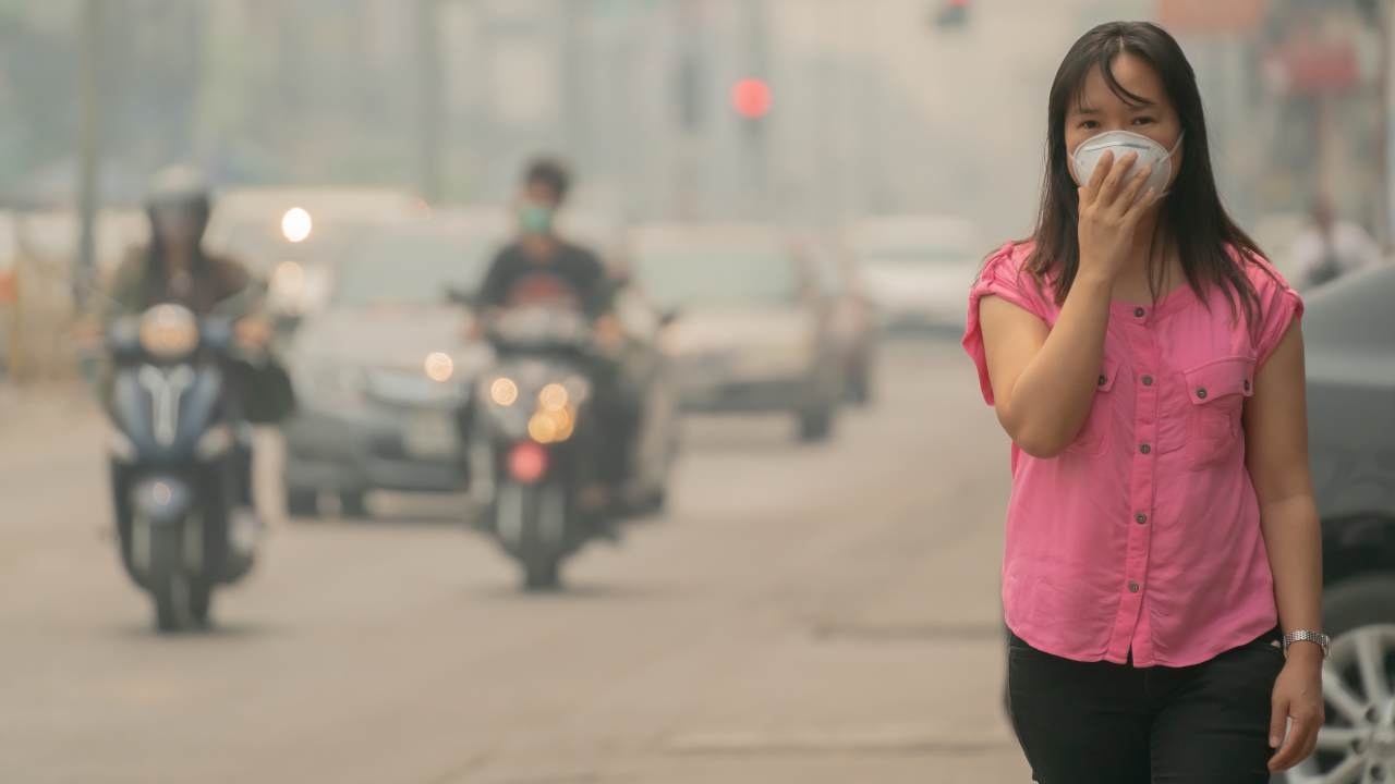 .แนะวิธีรับมือช่วงค่าฝุ่น PM 2.5 มีแนวโน้มสูงขึ้น อย่าลืมสังเกตอาการผิดปกติ.