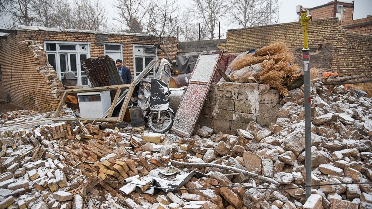 แผ่นดินไหวเขย่าอิหร่านกลางดึก ตาย 3 ศพ เจ็บอีก 800 ราย