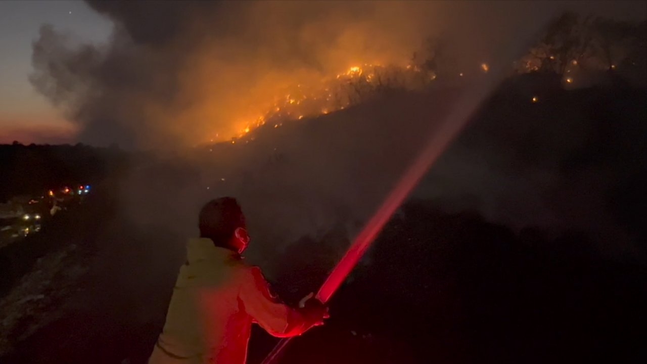ไฟไหม้บ่อขยะเทศบาลขอนแก่น เพลิงโหมกองขยะสูง 10 เมตร คาดใช้เวลาดับ 2 วัน