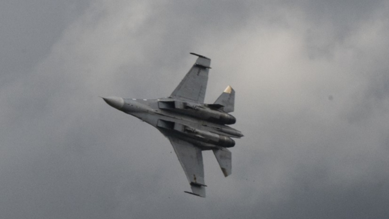 ช็อก เครื่องบินขับไล่  2 ลำ ชนกันกลางอากาศที่อินเดีย 